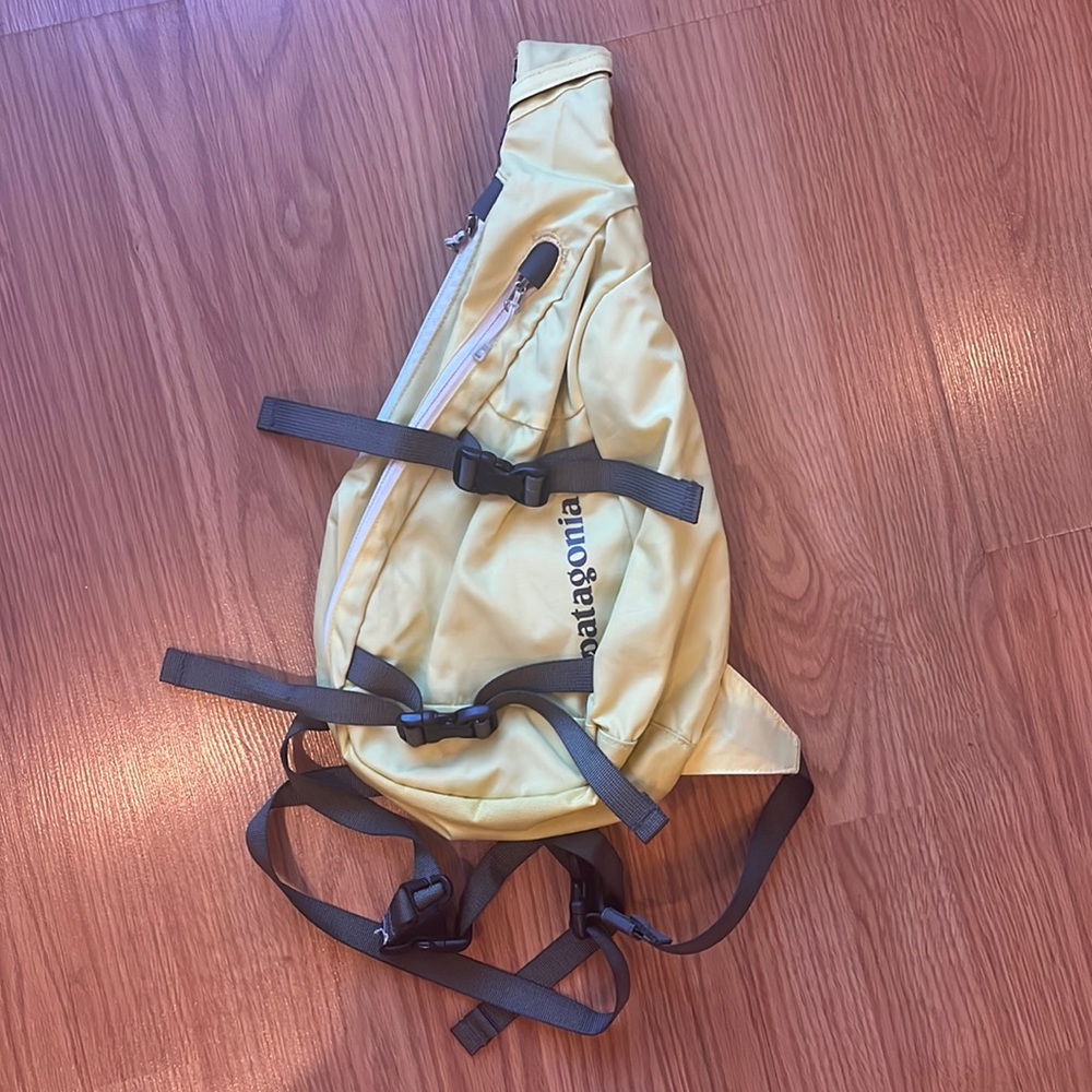 Patagonia cross body hiking bag